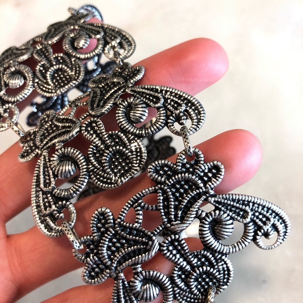 Vintage Ornate Design Bracelet - Picture 5 of 9